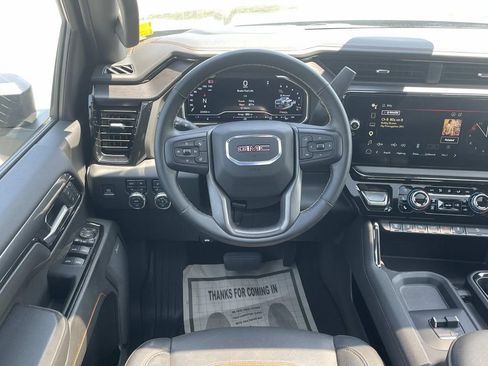 Used 2024 GMC Sierra 2500 AT4 w/ AT4 Premium Plus Package AWD/4WD image 15