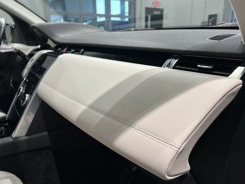 Used 2023 Land Rover Discovery Sport SE image 61