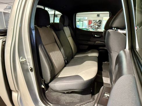 Used 2022 Toyota Tacoma TRD Off-Road w/ Technology Package AWD/4WD image 40