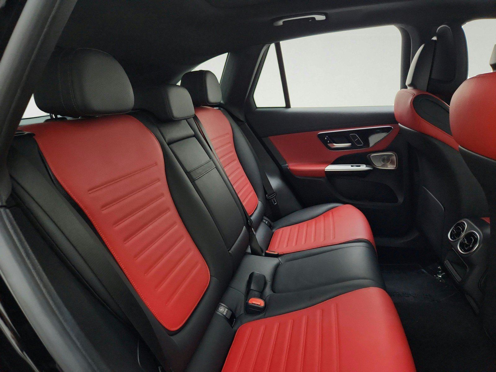 Certified 2023 Mercedes-Benz GLC 300 4MATIC image 31