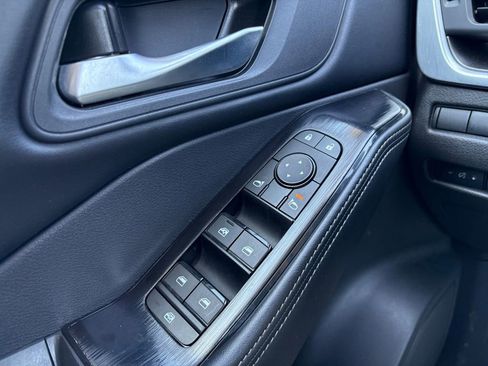 Used 2025 Nissan Rogue SV image 6