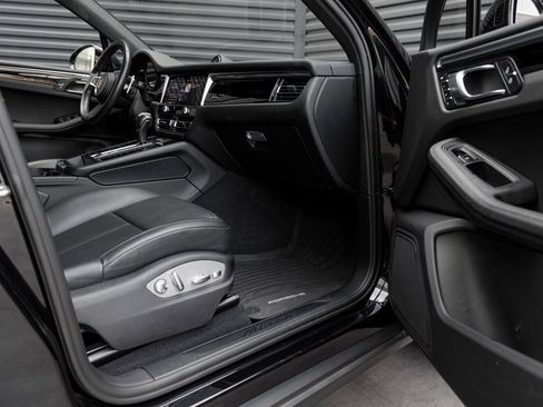 Used 2023 Porsche Macan image 34