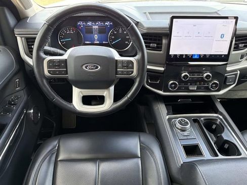 Certified 2022 Ford Expedition XLT image 24