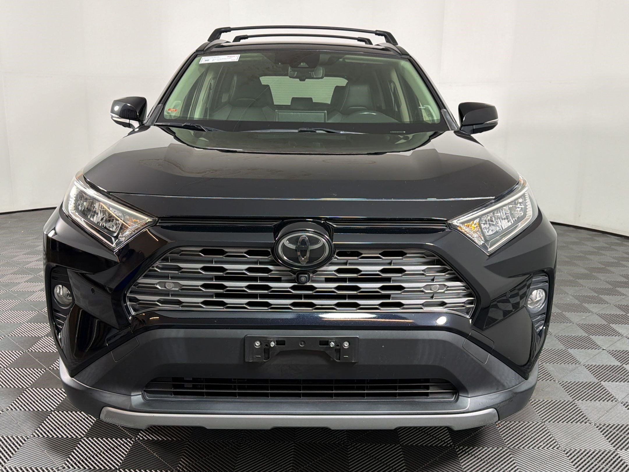Used 2019 Toyota RAV4 Limited AWD/4WD image 5
