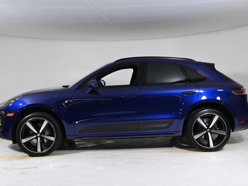 Certified 2024 Porsche Macan image 2