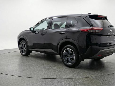 Used 2025 Nissan Rogue SV AWD/4WD image 6