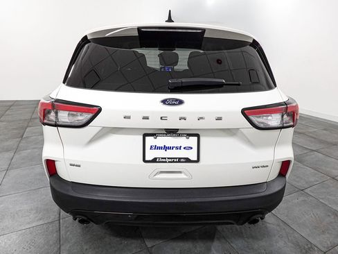 Used 2022 Ford Escape SE w/ SE Sport Appearance Package image 5