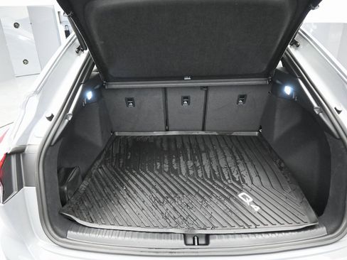 Used 2025 Audi Q4 e-tron Premium Plus w/ Premium Plus image 32