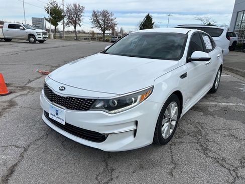 Used 2017 Kia Optima EX image 12