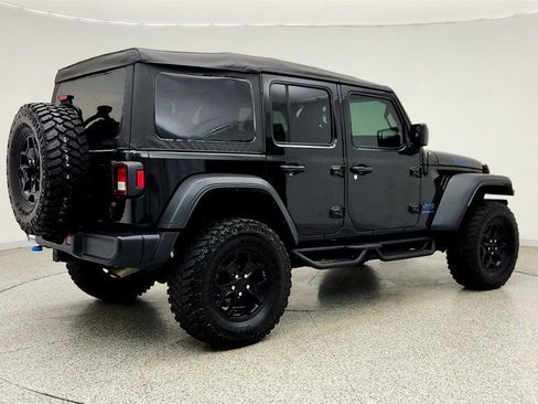 Used 2023 Jeep Wrangler Unlimited w/ Cold Weather Group AWD/4WD image 5