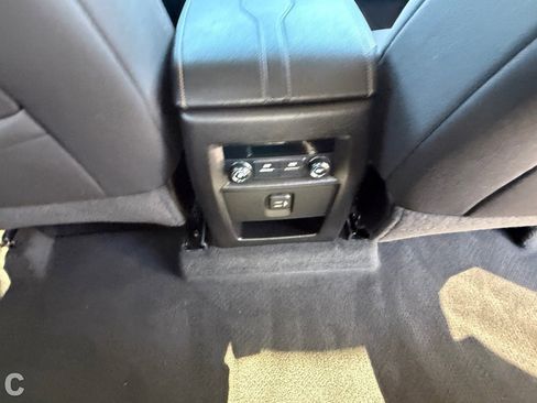 Certified 2021 Chevrolet Traverse LT image 13