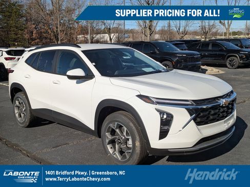 New 2026 Chevrolet Trax LT w/ Driver Confidence Package FWD image 1