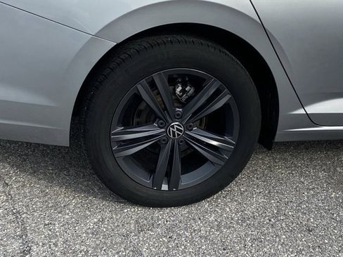 Used 2022 Volkswagen Jetta SE image 11