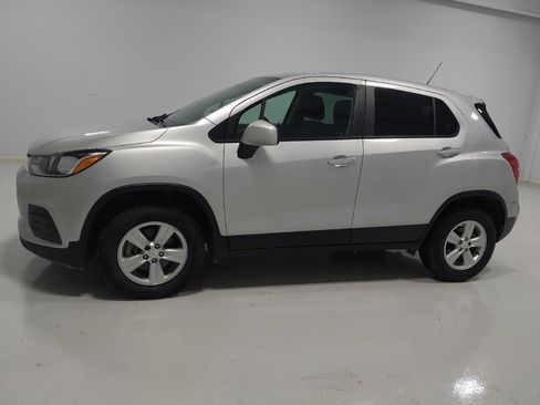 Used 2021 Chevrolet Trax LS w/ Tint and Cruise Package image 2