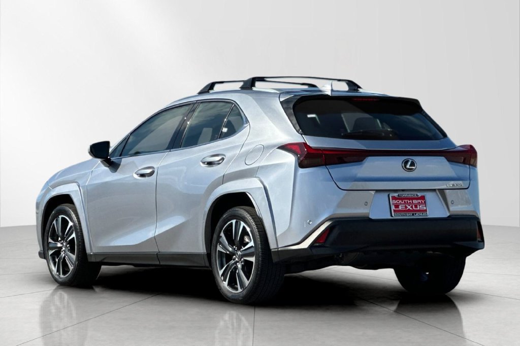 Used 2025 Lexus UX 300h FWD w/ Accessory Package (Z2) image 4
