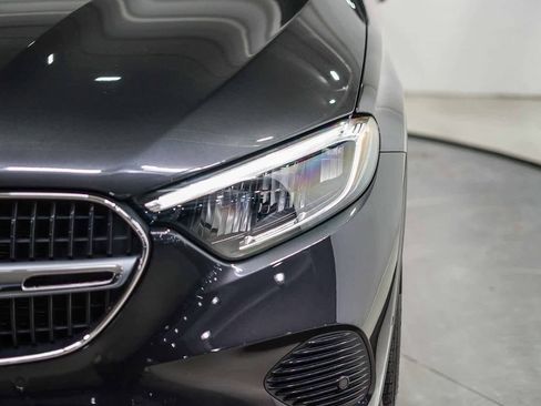 Used 2025 Mercedes-Benz GLC 300 4MATIC image 4