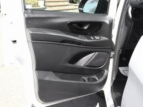 Used 2021 Mercedes-Benz Metris image 18