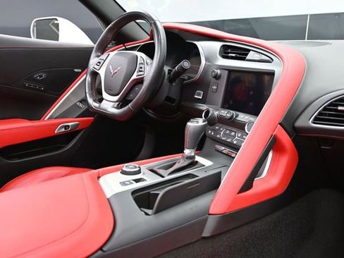 Used 2019 Chevrolet Corvette Z06 RWD image 12