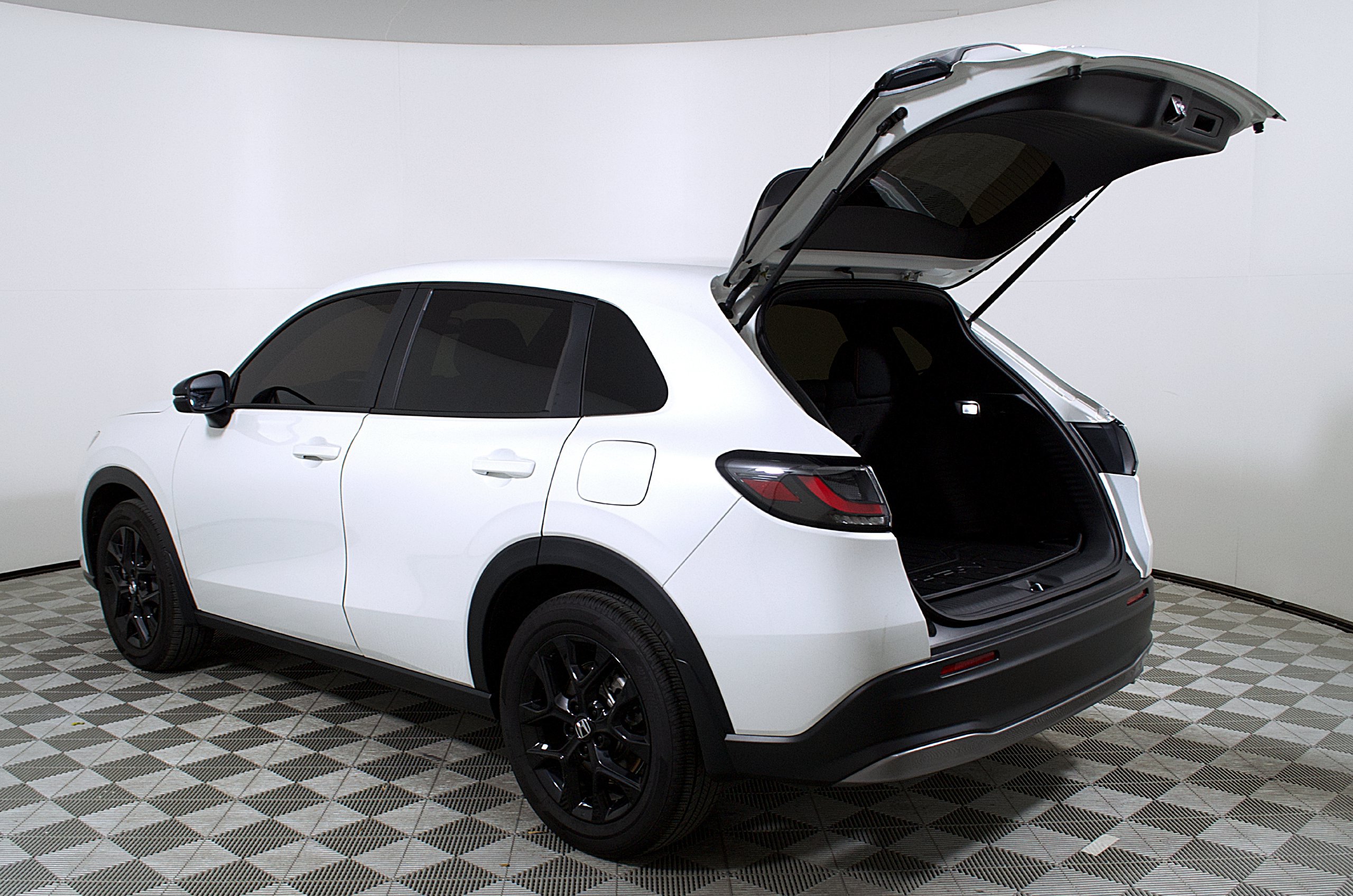 Used 2024 Honda HR-V Sport image 10