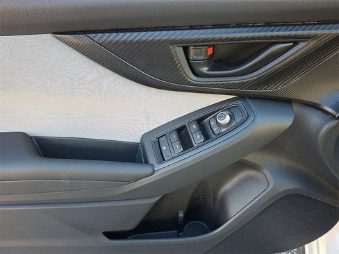 Used 2023 Subaru Crosstrek 2.0i Premium image 12