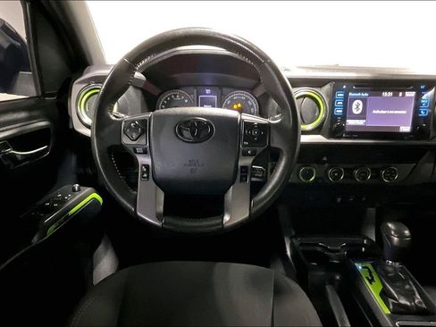 Used 2019 Toyota Tacoma TRD Off-Road image 7