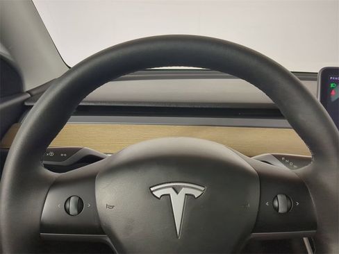 Used 2021 Tesla Model Y Long Range image 33