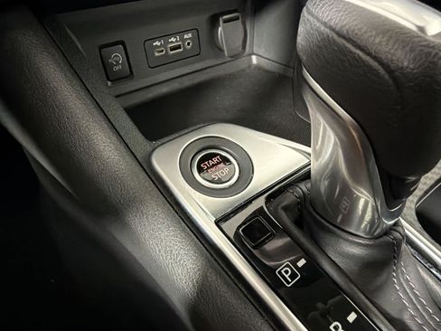 Used 2024 Nissan Sentra SV FWD image 14