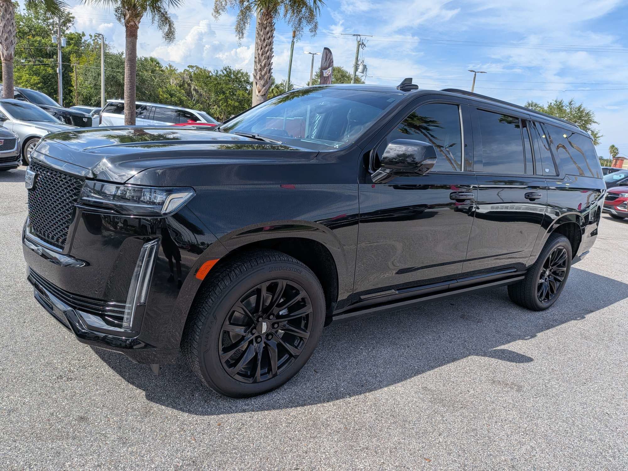Used 2023 Cadillac Escalade ESV Sport Platinum w/ LPO, ONYX Package RWD image 8