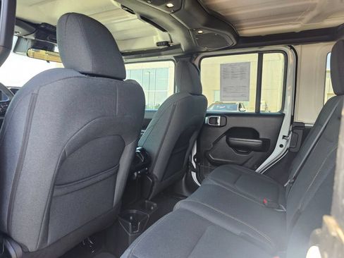 Used 2025 Jeep Wrangler Unlimited Sport AWD/4WD image 11