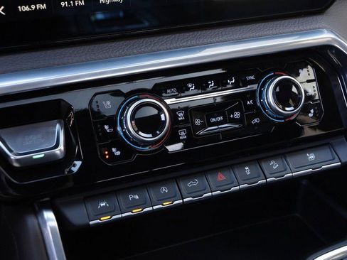 Used 2022 GMC Sierra 1500 Denali w/ Denali Reserve Package image 19