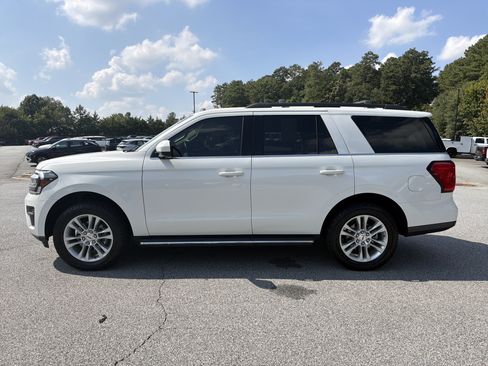 Used 2022 Ford Expedition XLT AWD/4WD image 4