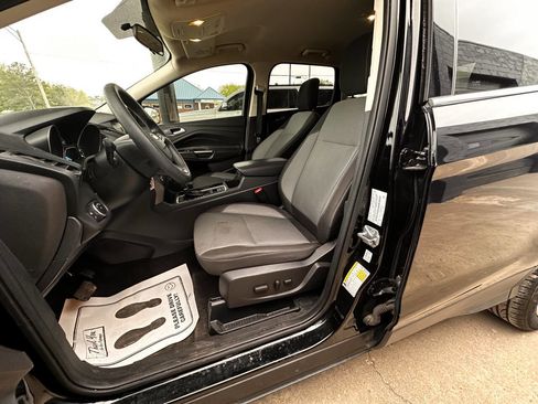 Used 2018 Ford Escape SE w/ SE Sync 3 Package FWD image 15