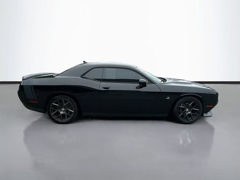 Used 2016 Dodge Challenger R/T Scat Pack w/ Leather Interior Group RWD image 5