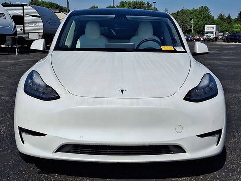 Used 2021 Tesla Model Y Long Range AWD/4WD image 29