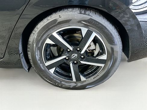 Used 2025 Nissan Sentra SV image 11