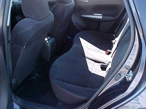 Used 2010 Subaru Impreza 2.5i Premium image 15