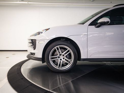 Certified 2020 Porsche Macan AWD/4WD image 11