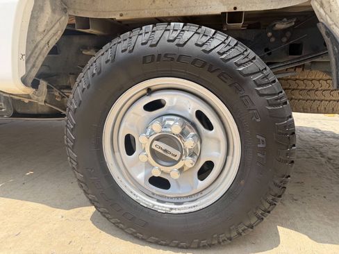 Used 2019 Ford F250 XL w/ Power Equipment Group AWD/4WD image 19