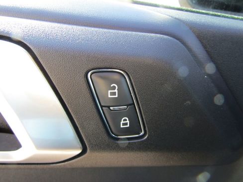 Used 2025 Ford Bronco Badlands AWD/4WD image 18