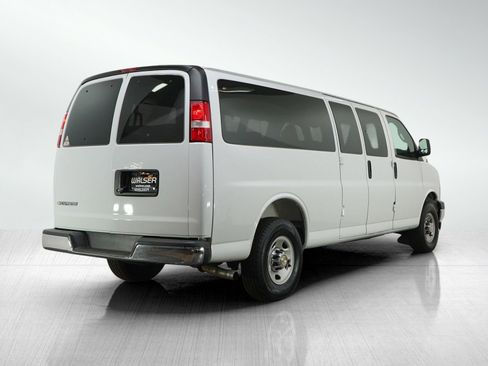 Used 2025 Chevrolet Express 3500 LT w/ LT Preferred Equipment Group RWD image 5