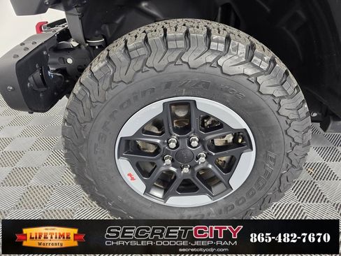 Used 2022 Jeep Wrangler Unlimited Rubicon w/ Dual Top Group image 8