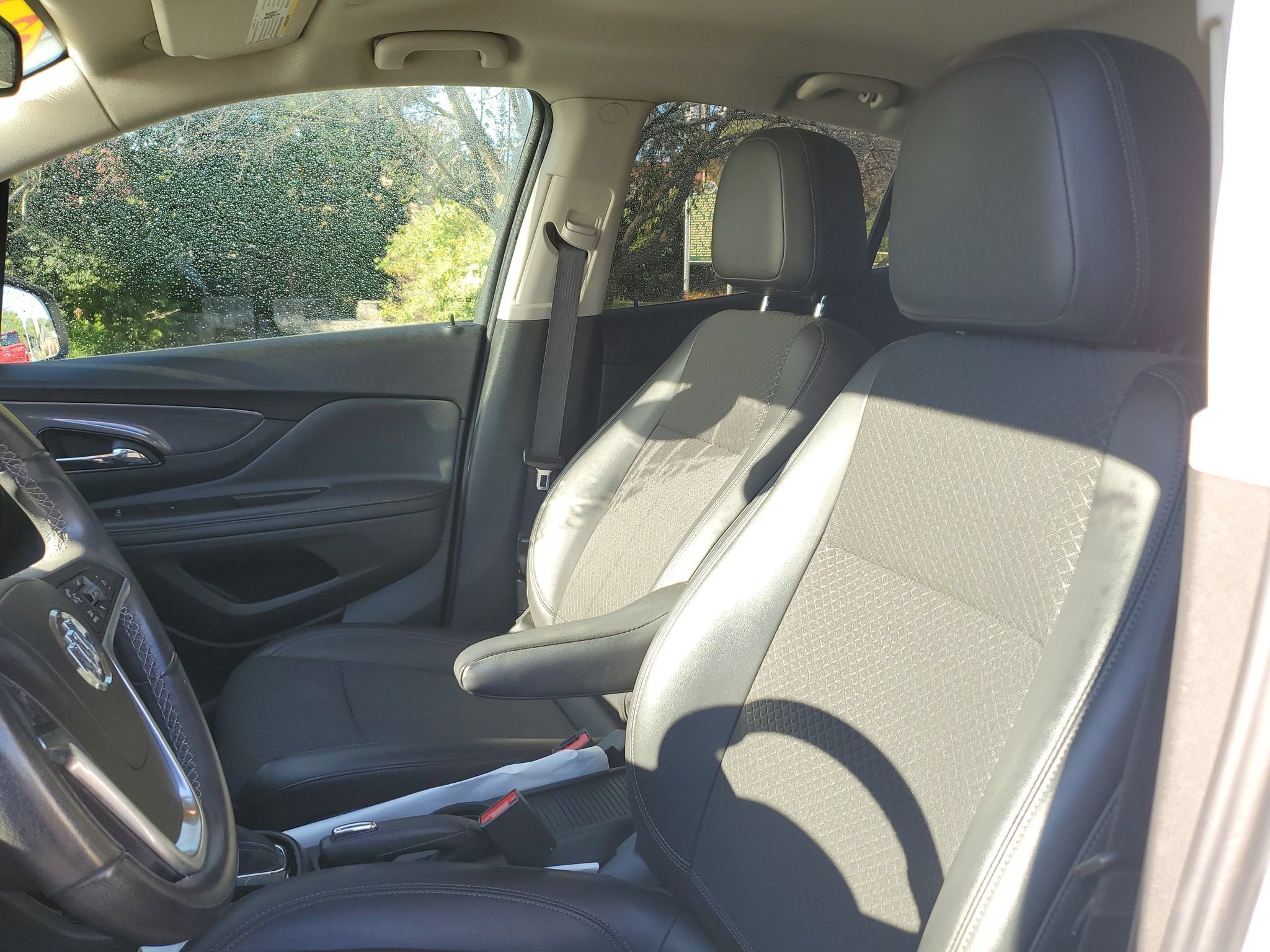 Used 2022 Buick Encore Preferred w/ Safety Package FWD image 15