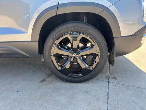 Used 2025 Volkswagen Taos SEL w/ Black Wheel Plus Package image 8