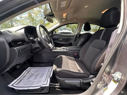 Used 2025 Nissan Sentra SV w/ All-Weather Package FWD image 24