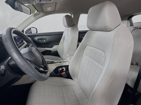 Certified 2024 Honda HR-V LX image 29