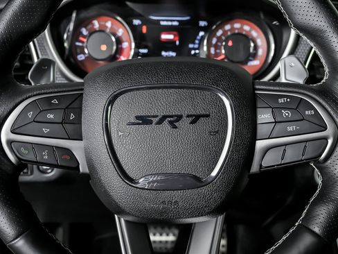 Used 2015 Dodge Challenger SRT Hellcat image 25