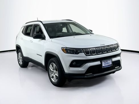 Used 2022 Jeep Compass Latitude AWD/4WD image 3