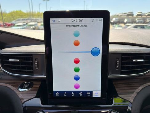 Used 2022 Ford Explorer Limited w/ Hybrid Equipment Group 310A AWD/4WD image 32