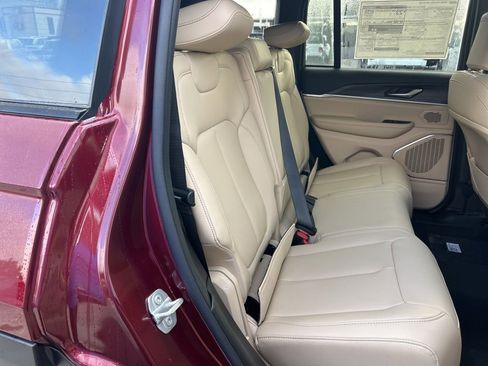 New 2026 Jeep Grand Cherokee Limited image 27