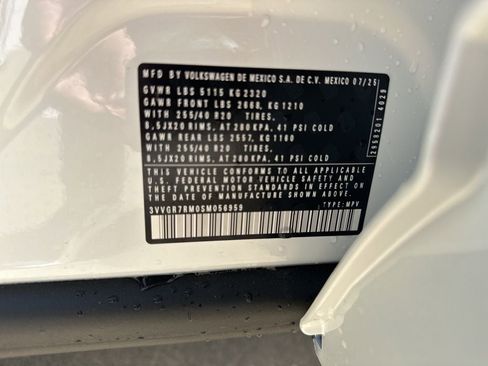 New 2025 Volkswagen Tiguan SE R-Line image 26